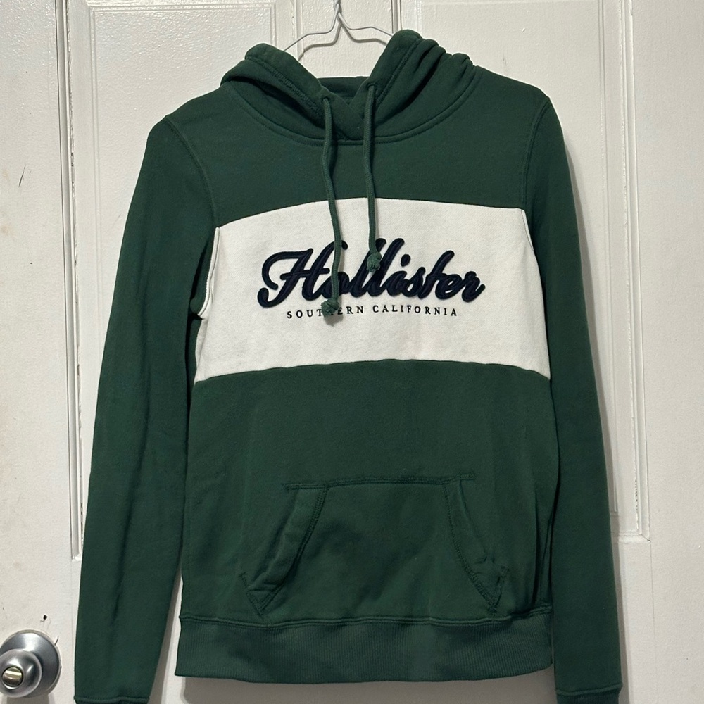 Hollister Men's Green Hoodie